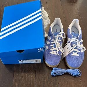 Adidas women’s ' Gazelle Indoor Shoes - blue